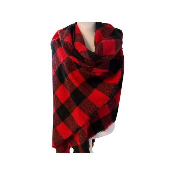 Old Navy Red Black Plaid Fringed Poncho Wrap Scarf soft comfortable New - Picture 4 of 6